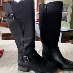 Tall dress boots size 6, never warn. Earth origins